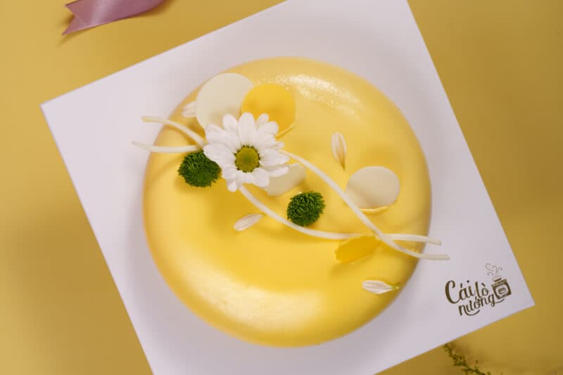 Mẫu bánh sinh nhật 8/3 đơn giản, sang trọng tặng phái nữ