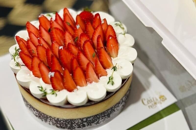 Bánh sinh nhật đơn giản, đẹp mắt cho các bạn nữ