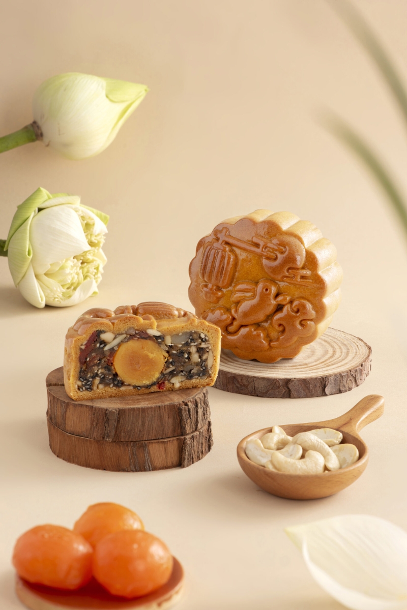 Bánh Trung thu hiện đại bò sốt tiêu đen